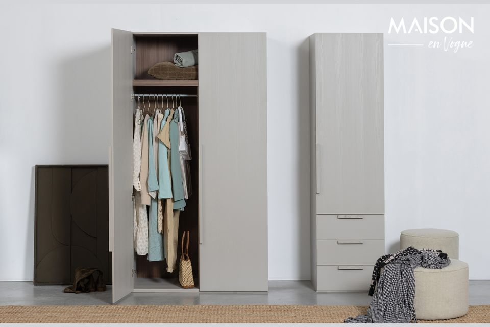Need a storage unit for your room? Look no further! Choose the Rens wardrobe from the Dutch brand