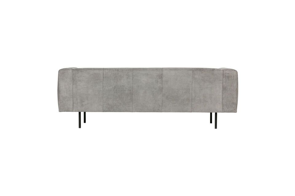 The sofa is made with a stand to achieve an extra voluminous quality