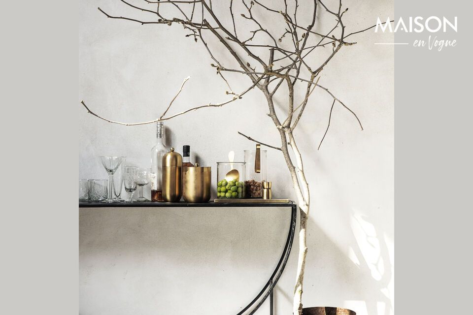 Discover timeless elegance with the Alir ice bucket