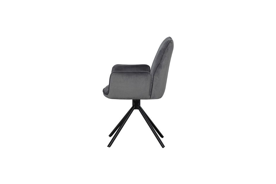 It is soft to the touch thanks to its polyester seat in a modern gray color