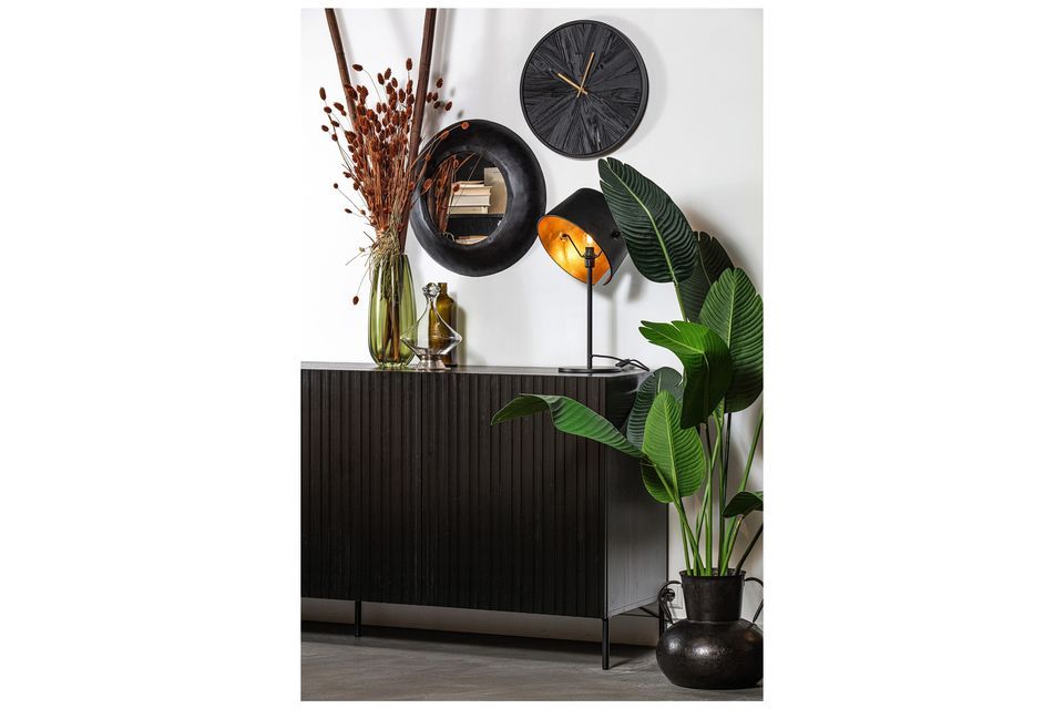 This Strelitzia artificial plant is perfect for those who would not have a green thumb