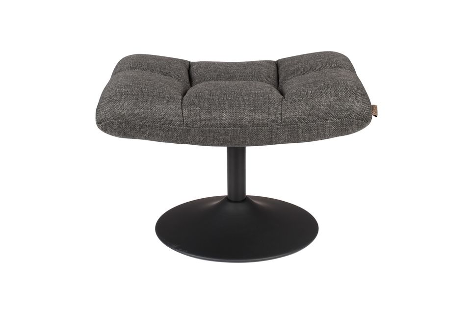 It is upholstered with foam with a density of 31 kg per m3 for optimal comfort