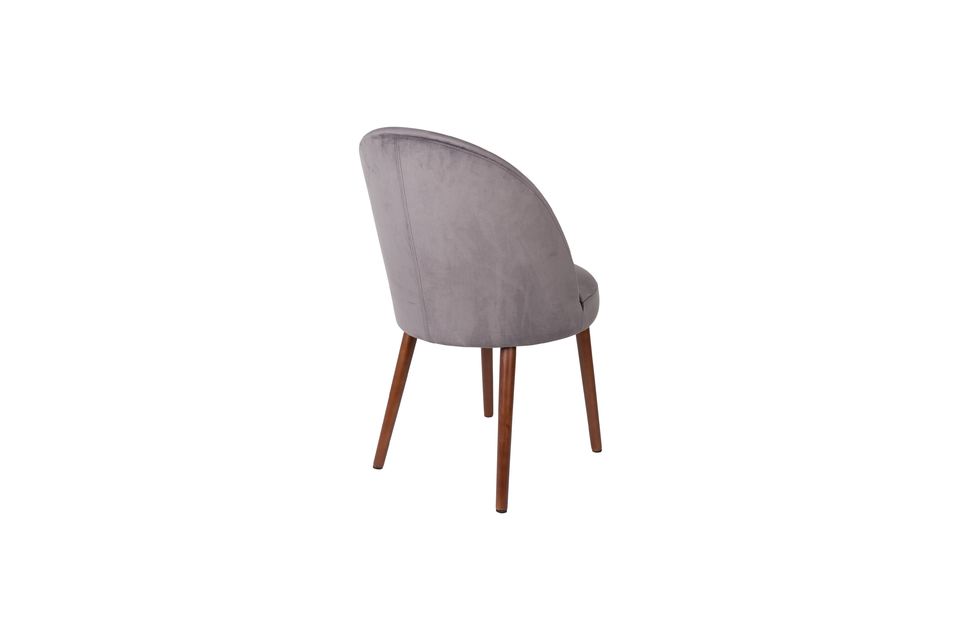 This chair combines high quality comfort with assured robustness