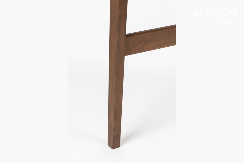 Pull the handle to see this table turn into a desk
