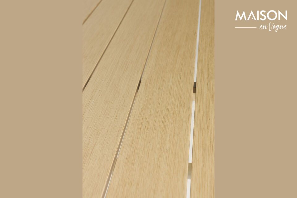 The Beige vista aluminum garden table evokes with finesse the art of the outdoors and the pleasure