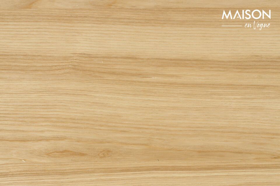Measuring a generous 180 x 90 cm, it represents the perfect balance between functionality and style