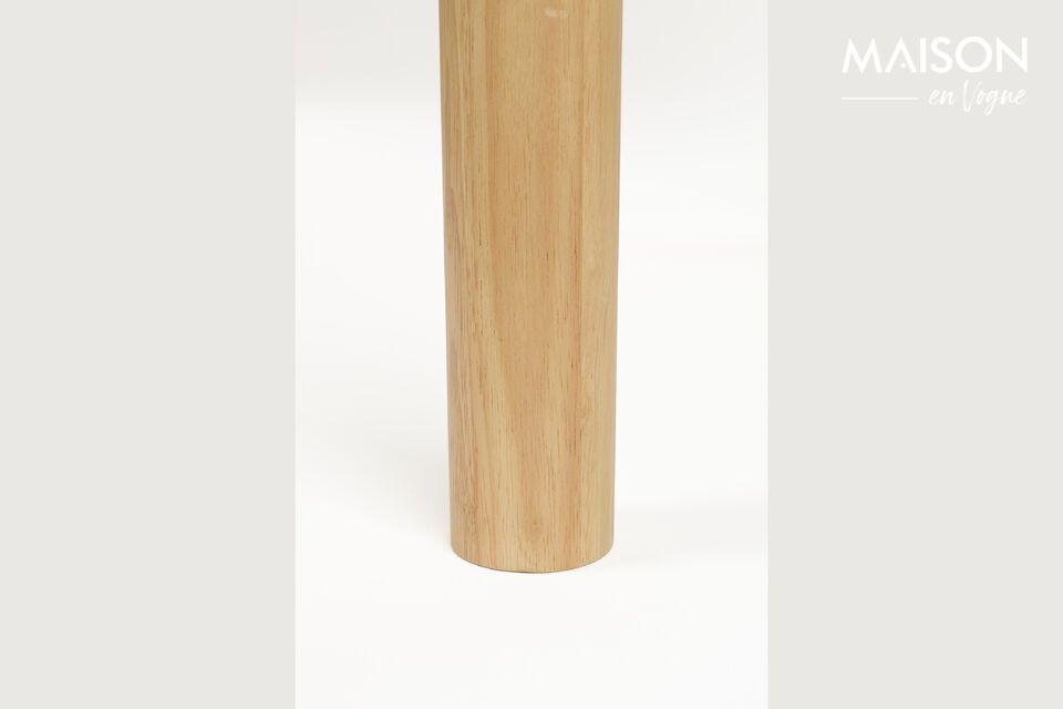 The table\'s generous dimensions