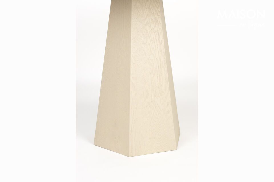 With generous dimensions of 100 cm in diameter