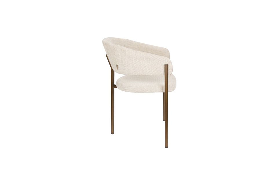 The Naida\'s sleek silhouette