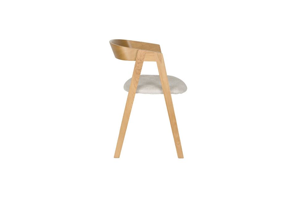 Whether around a dining table in a family home or in the café corner of a city apartment