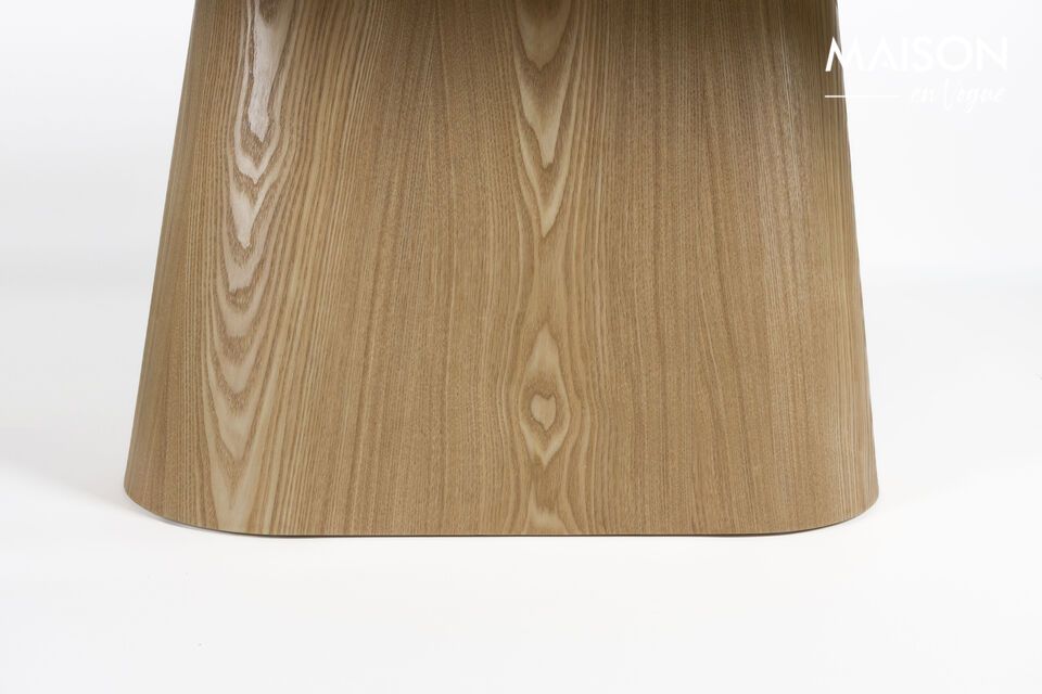 Easy to match with linen accessories or delicate tableware