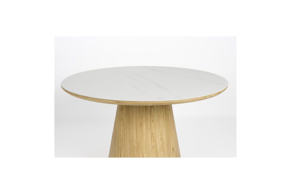 With a diameter of 115 cm