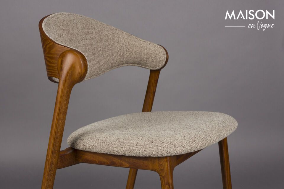 Its design evokes the warm, nostalgic interiors of the 1950s, when every room told a story