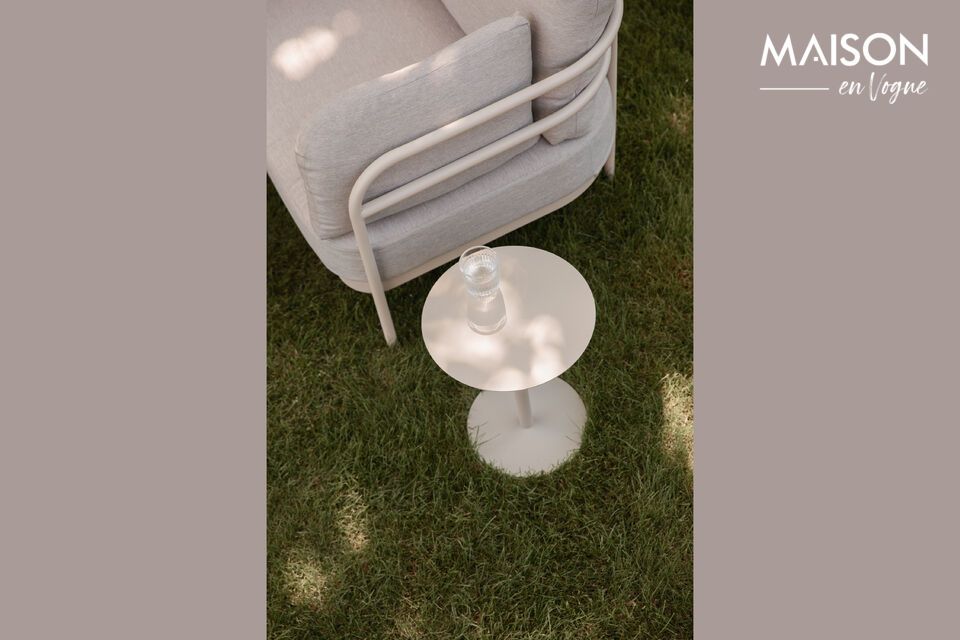 Simple elegance for shared moments.