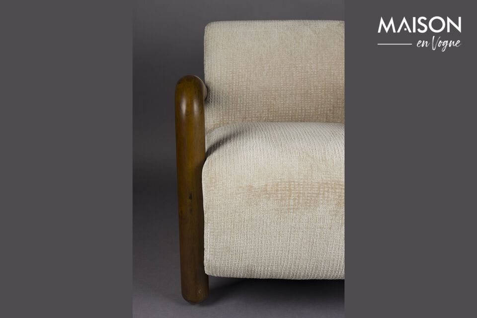 A refined comfort that transforms any space into a cosy and welcoming corner.