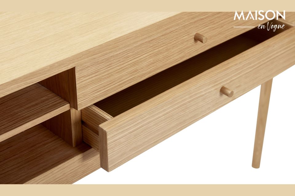The console with drawers is an ideal piece of furniture to combine aesthetics and practicality in
