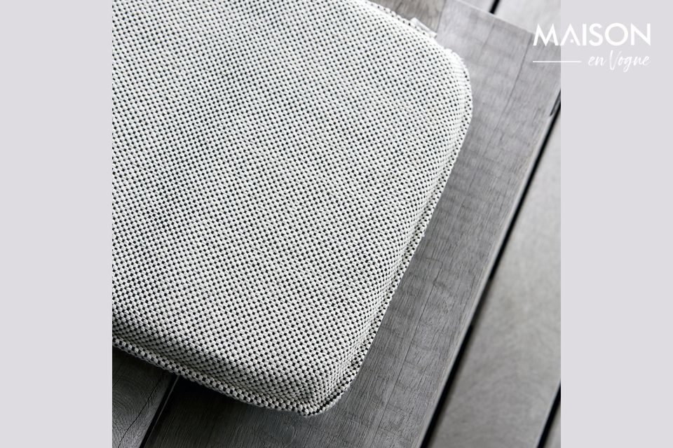 For a comfortable seat on a chair, armchair or bench, choose the Cuun seat cushion