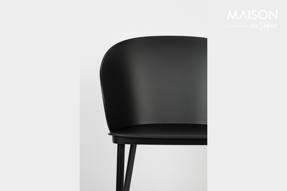 Modernize your interior with the surprising Gigi All Black chair and its sleek and uncluttered