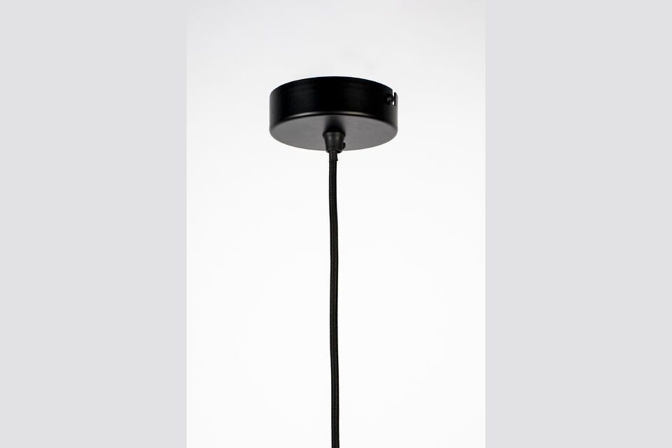 This luminaire blends perfectly with a variety of decors
