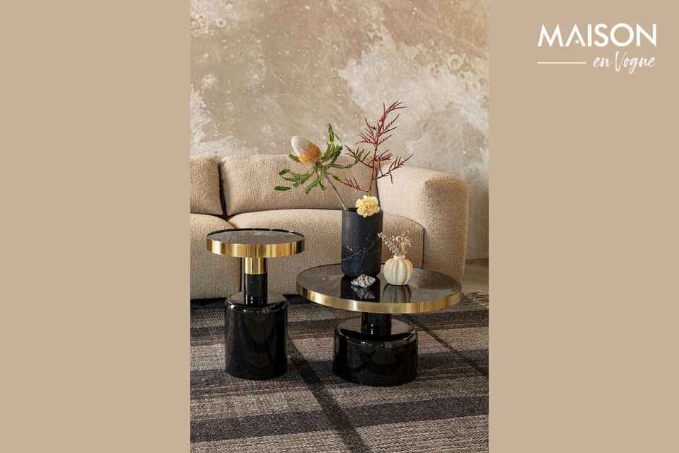 Add this Glam coffee table to your home and let its charm work!