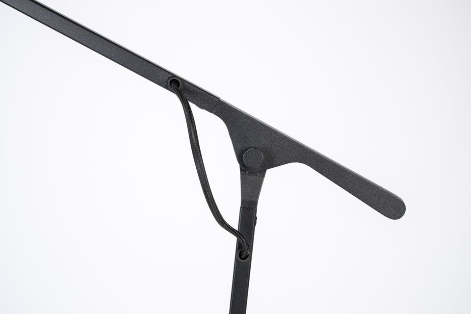 With its well-thought-out dimensions of 61 cm in width and depth and 131 cm in height
