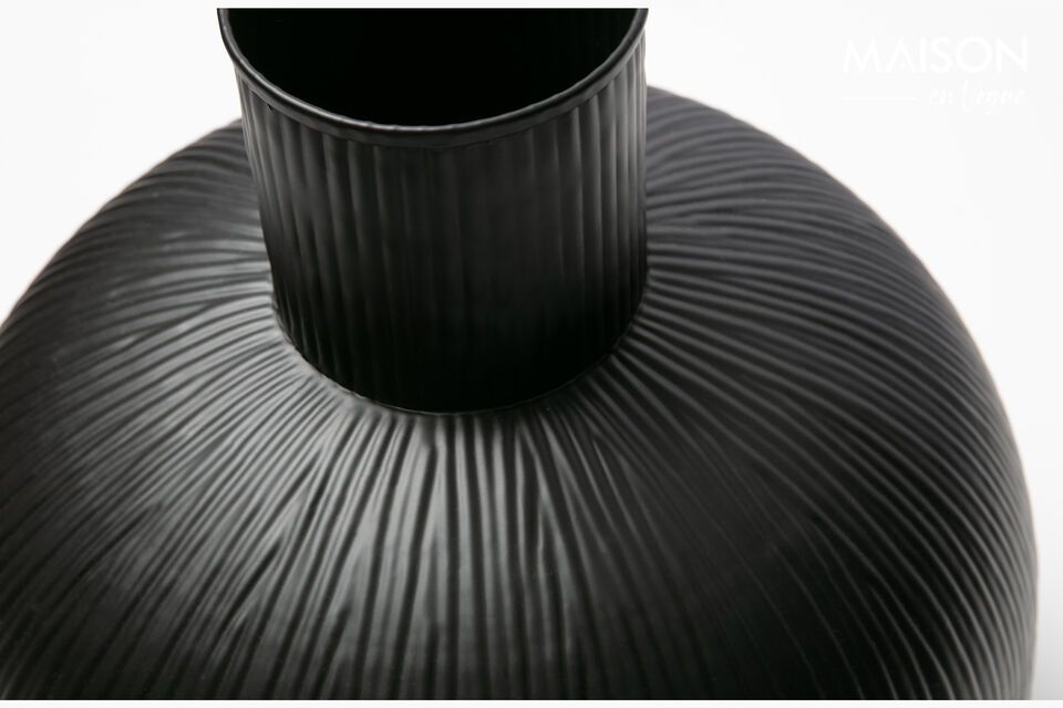 Pixie\'s spherical shape is perfectly balanced with vertical lines to give this elegant vase a