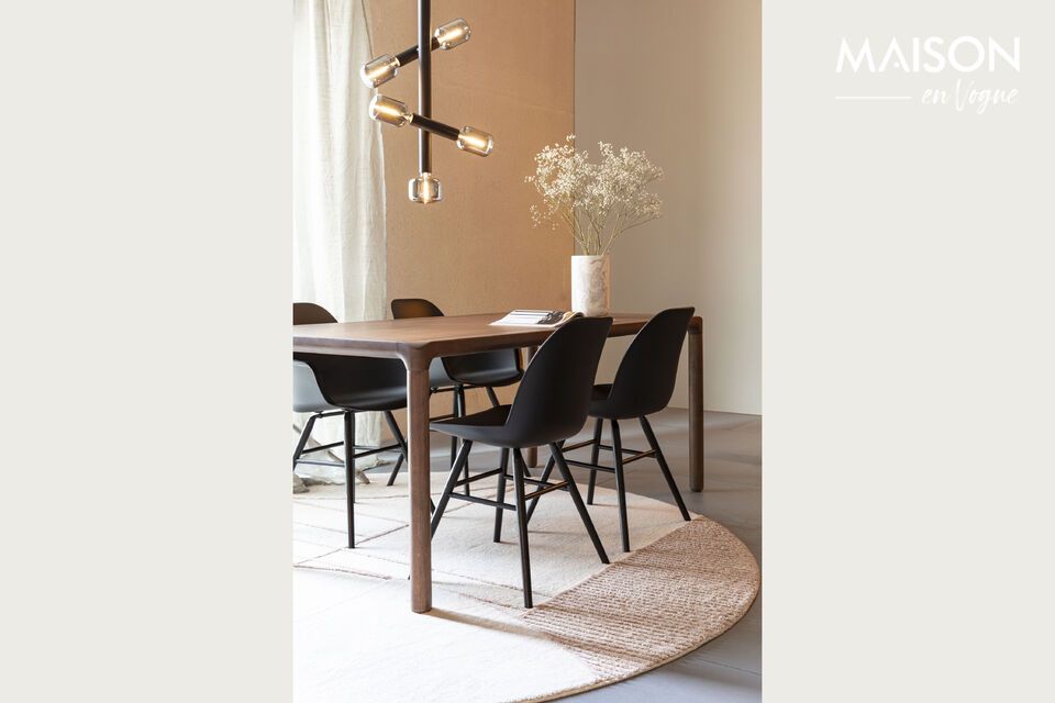 Made from high-quality plastic, this chair combines durability and style