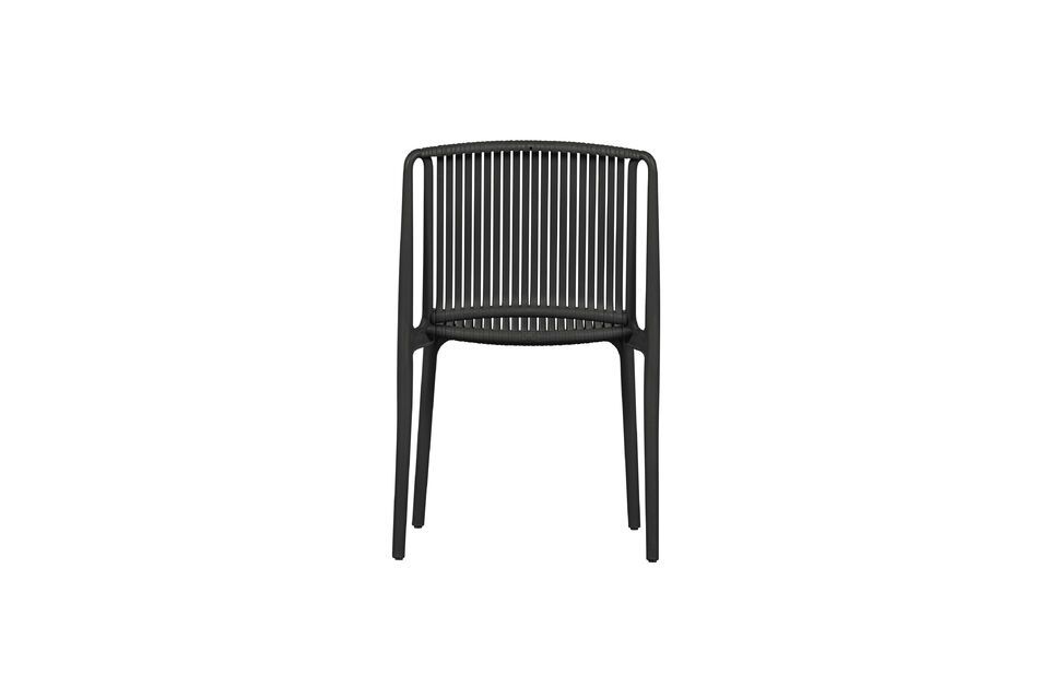 The Billie dining chair offers optimal comfort with its generous dimensions and high back