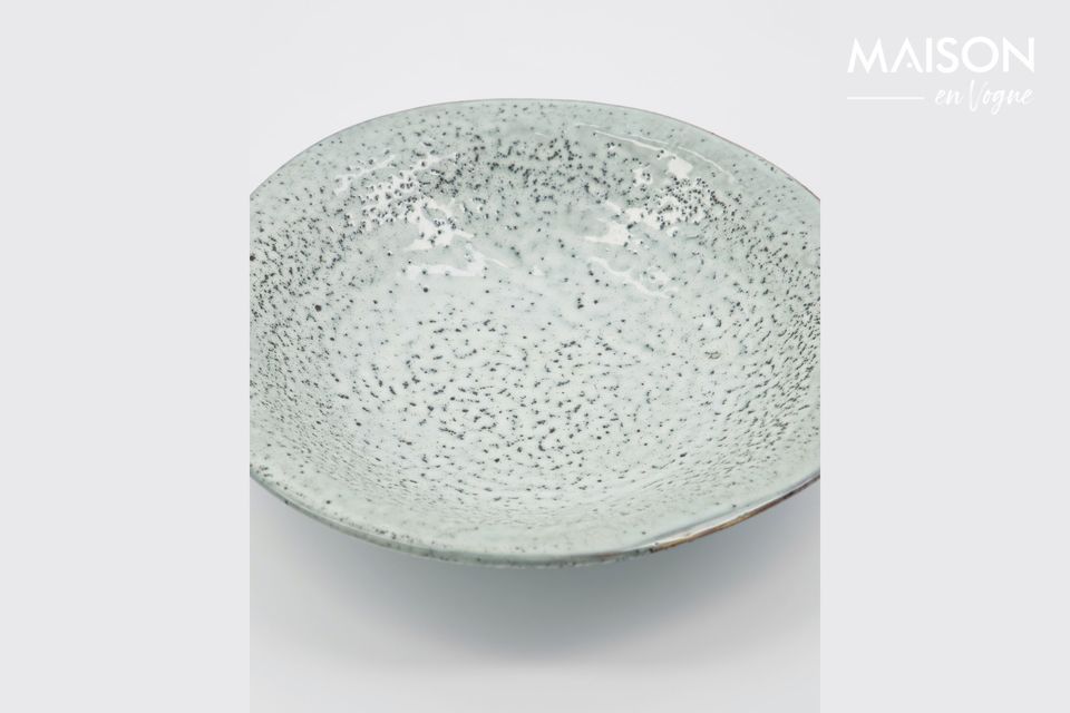 For all your meals, from everyday to formal, the Rustic soup plate will quickly become indispensable