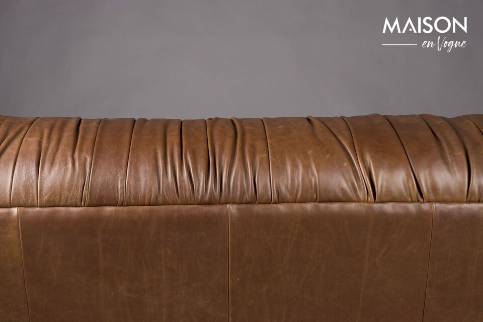 Let yourself be seduced by this marriage of comfort and elegance