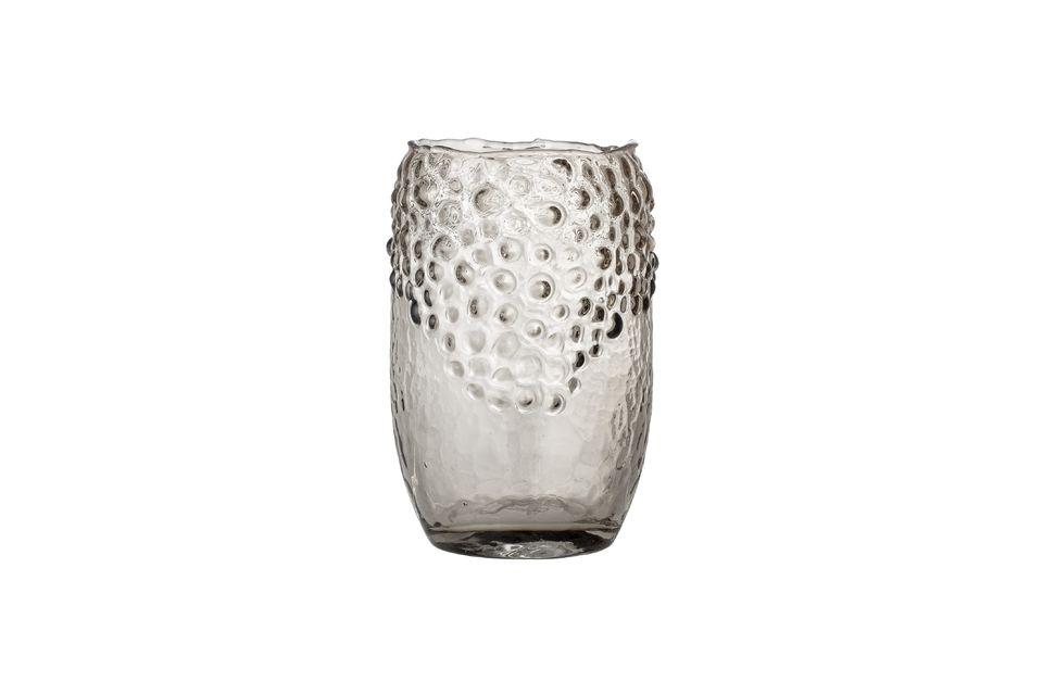Its shape resembles that of a water glass