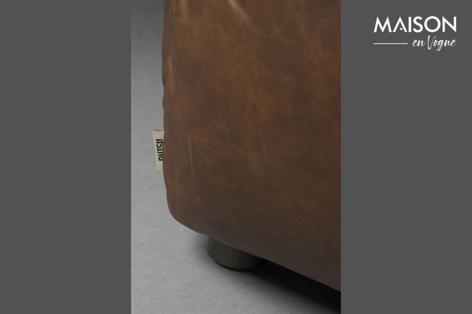 With its overall dimensions of 364 x 102 x 84 cm