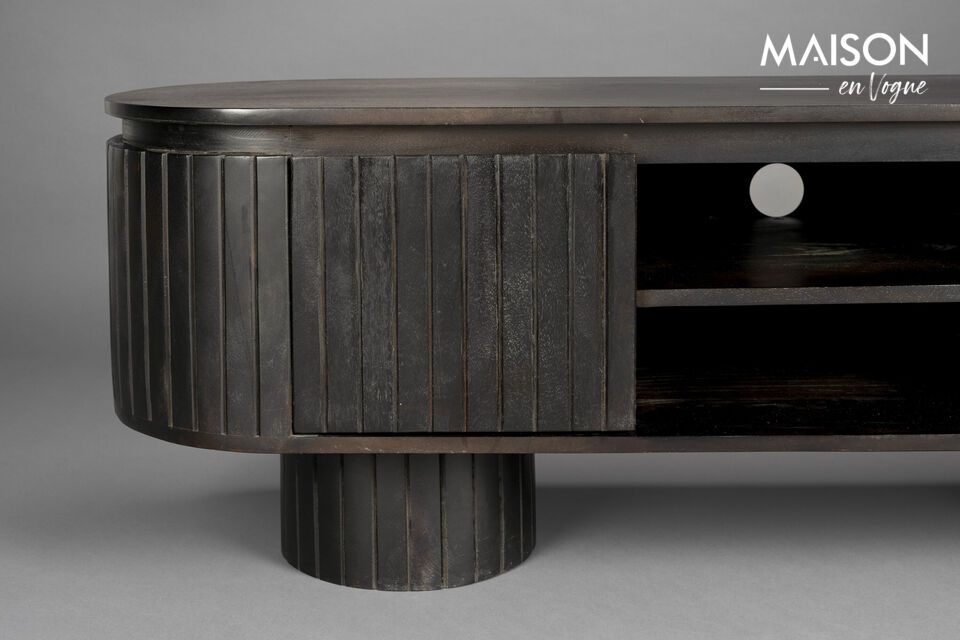 The natural charm of mango wood