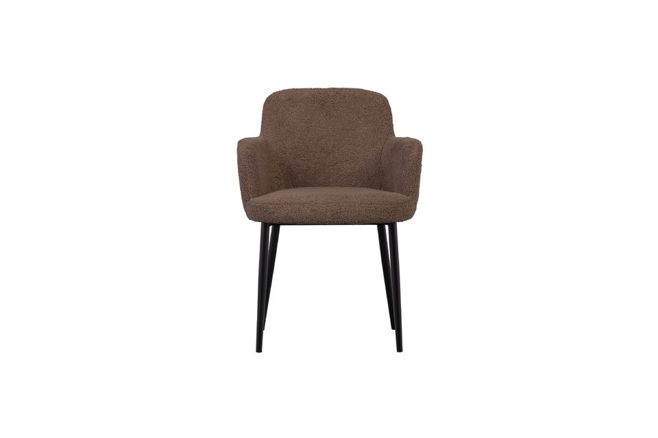 A solid and comfortable chair for a distinguished look