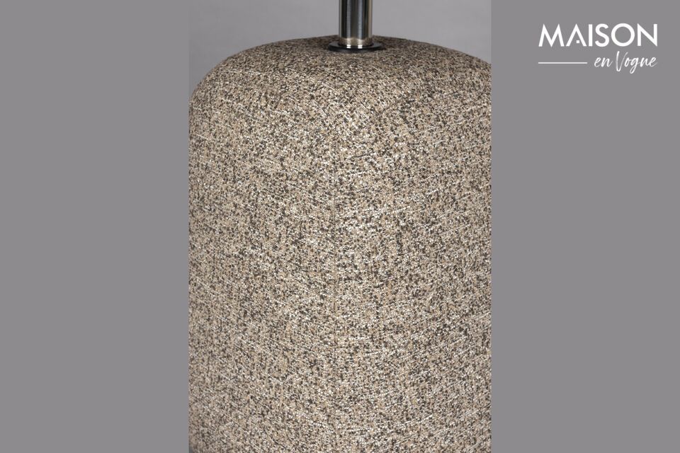 The Shelly side table embodies a delicate fusion of functionality and refined aesthetics