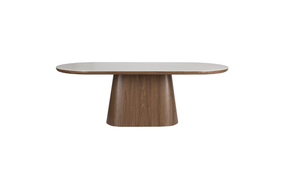 The Almira oval dining table combines simplicity and modernity