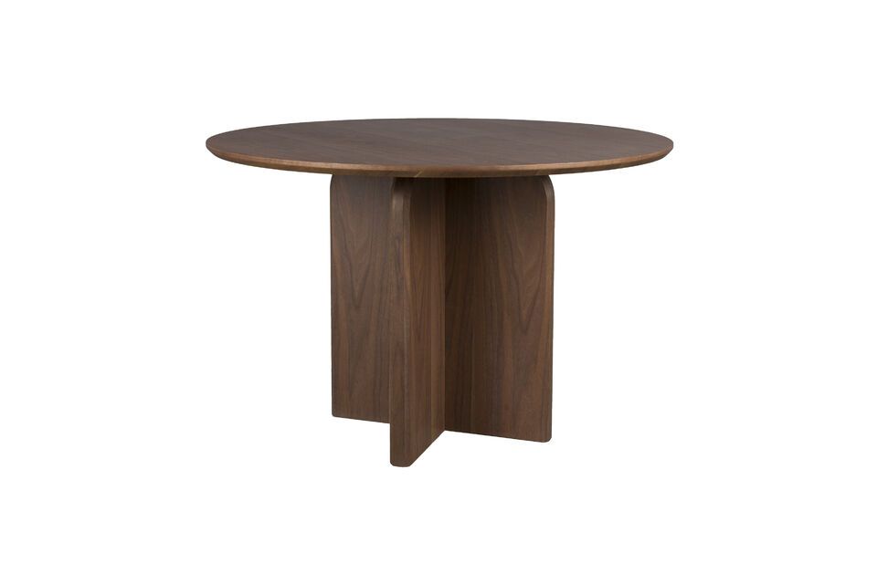 With its generous 120 cm diameter