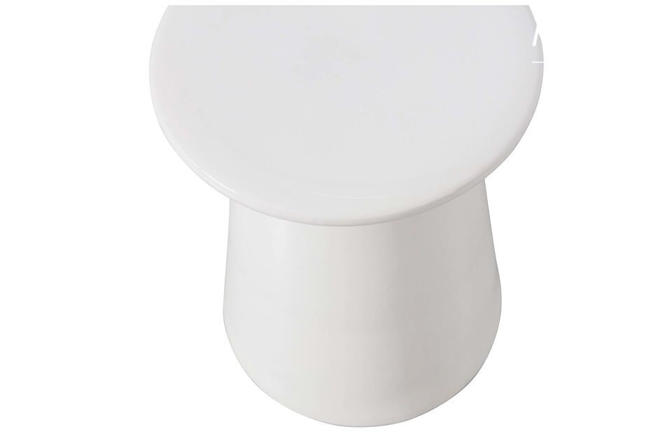 The white ceramic Button stool is a discreet regular in the collection of the Dutch brand VTwonen