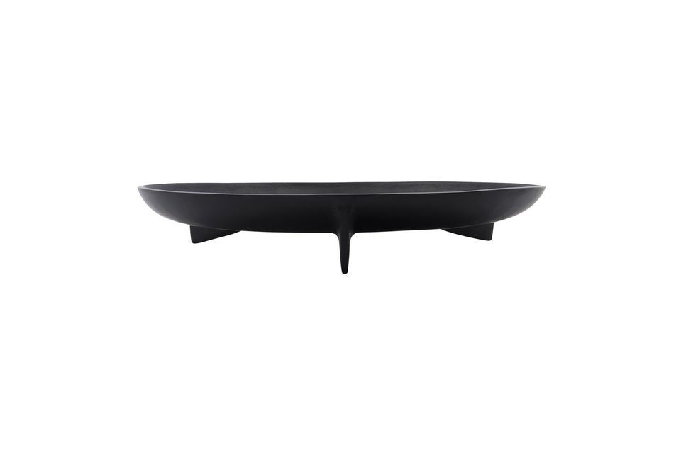 This black aluminum tray combines the rusticity of its shape with the modernity of its color and