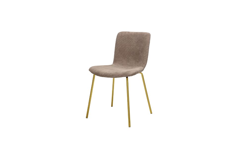 The unique personality of this chair exudes a timeless and refined touch