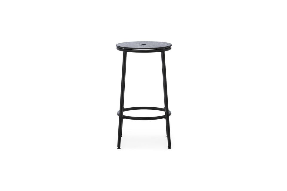 As implied by its name, circles are a recurring element in the design of the stool series