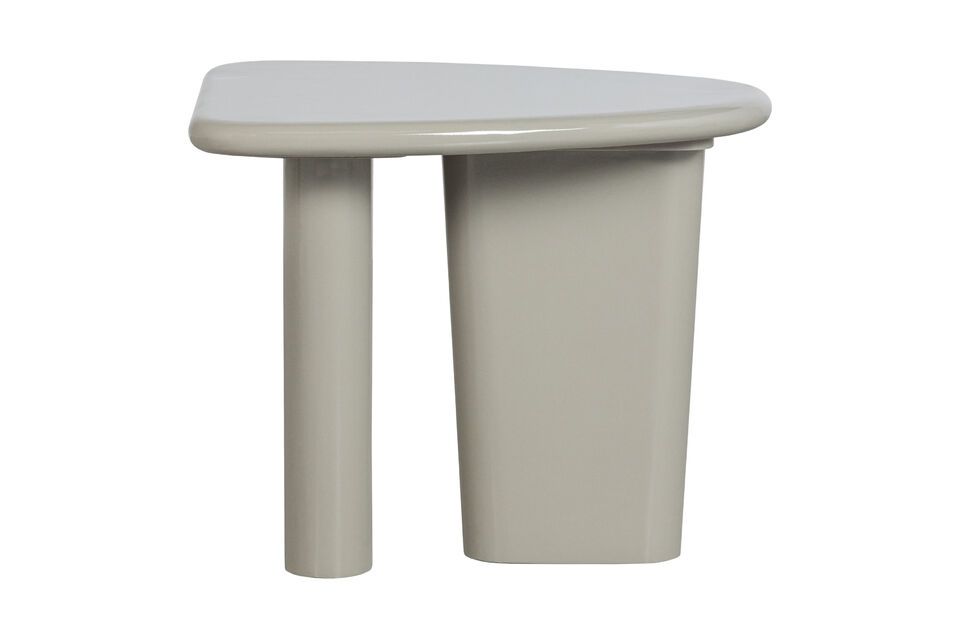 The Beach side table (H 53 cm x W 64 cm x D 51 cm) is part of the vtwonen collection
