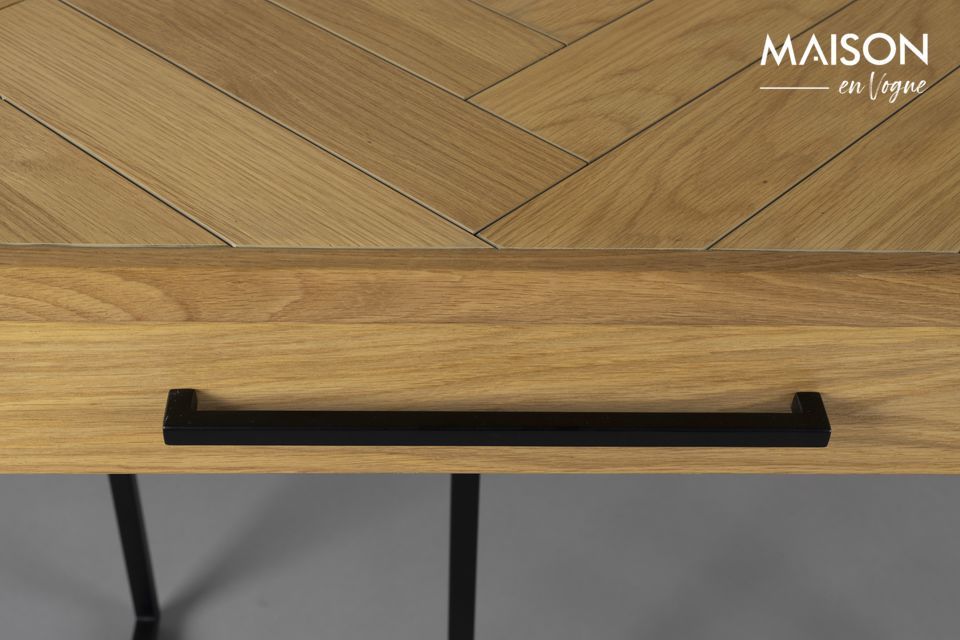 The Class console is aptly named: it is a piece of furniture of undeniable refinement