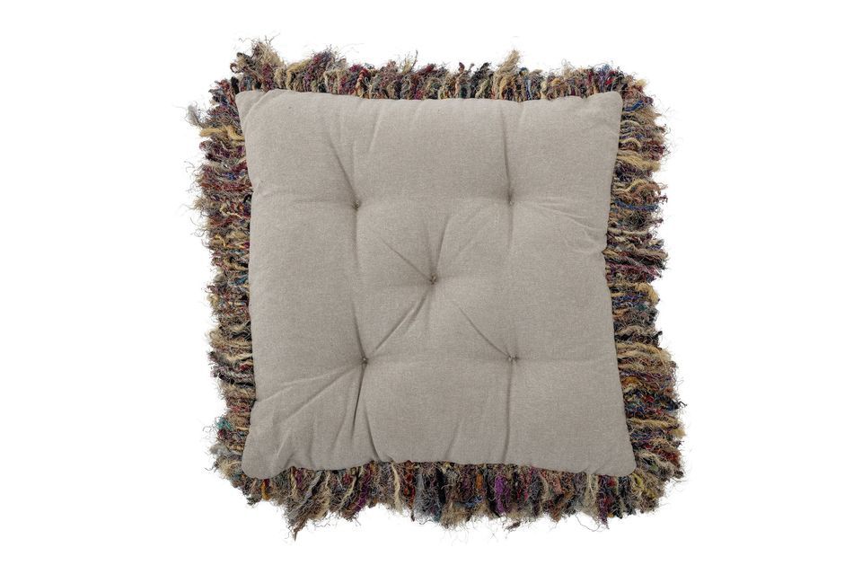 The square shape of the cushion and its soft touch bangs are sure to catch the eye