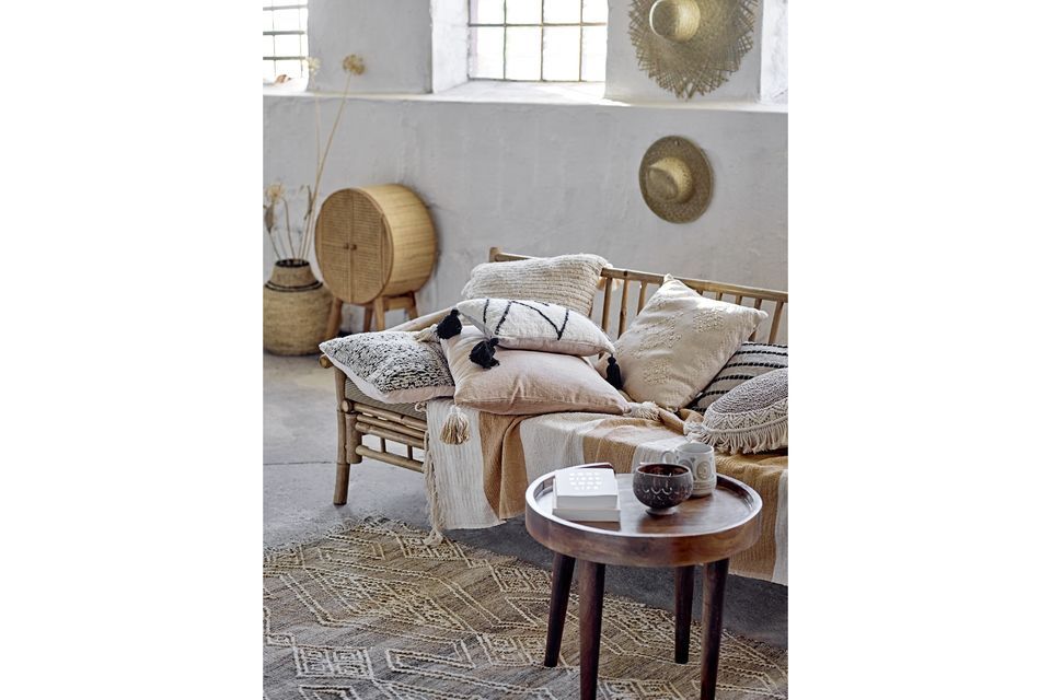 A pure Nordic style for a cushion with Danish accents