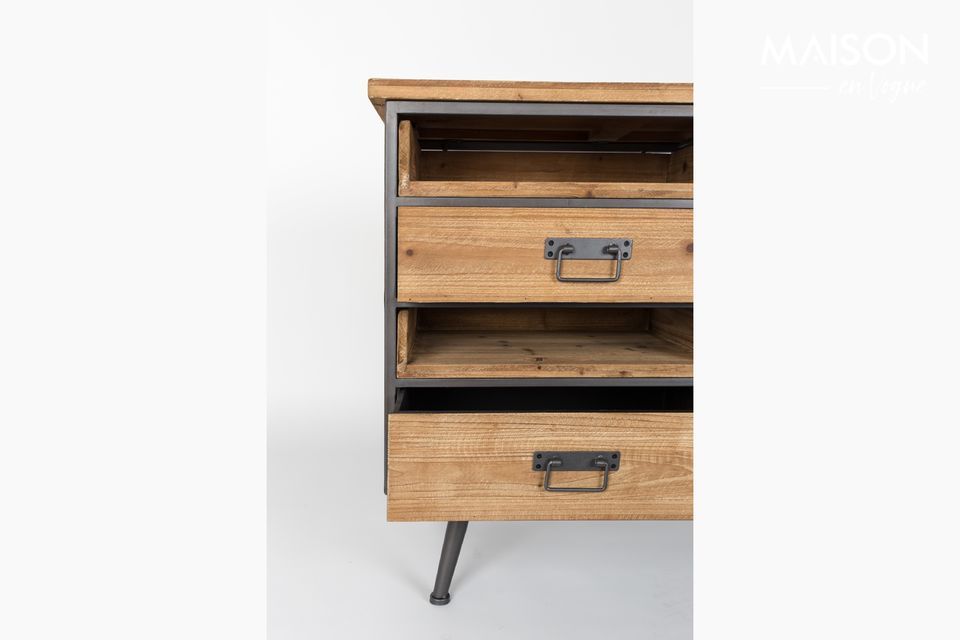 To offer you a maximum of storage, it has 2 shelves, 2 closed drawers and 2 open drawers