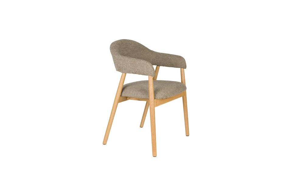 Its rich, bewitching hue evokes the deep woods of autumnal forests, creating an invitation to relax