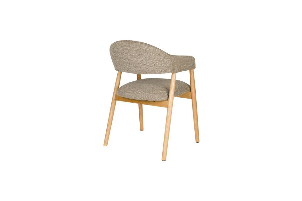 Its sturdy structure and fabric upholstery invite conviviality