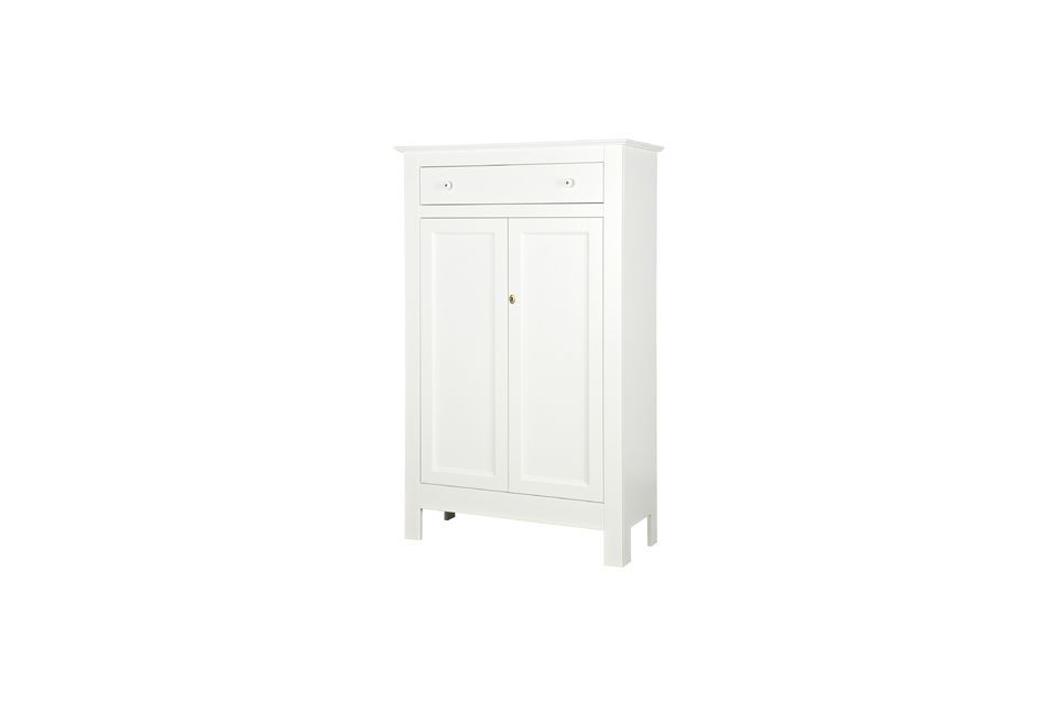 Its ideal height of 150 cm allows quick access to the drawer and to open the two doors