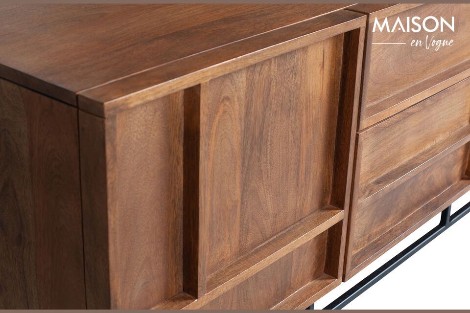 This sturdy piece of furniture has two side doors each hiding a shelf, and two central drawers